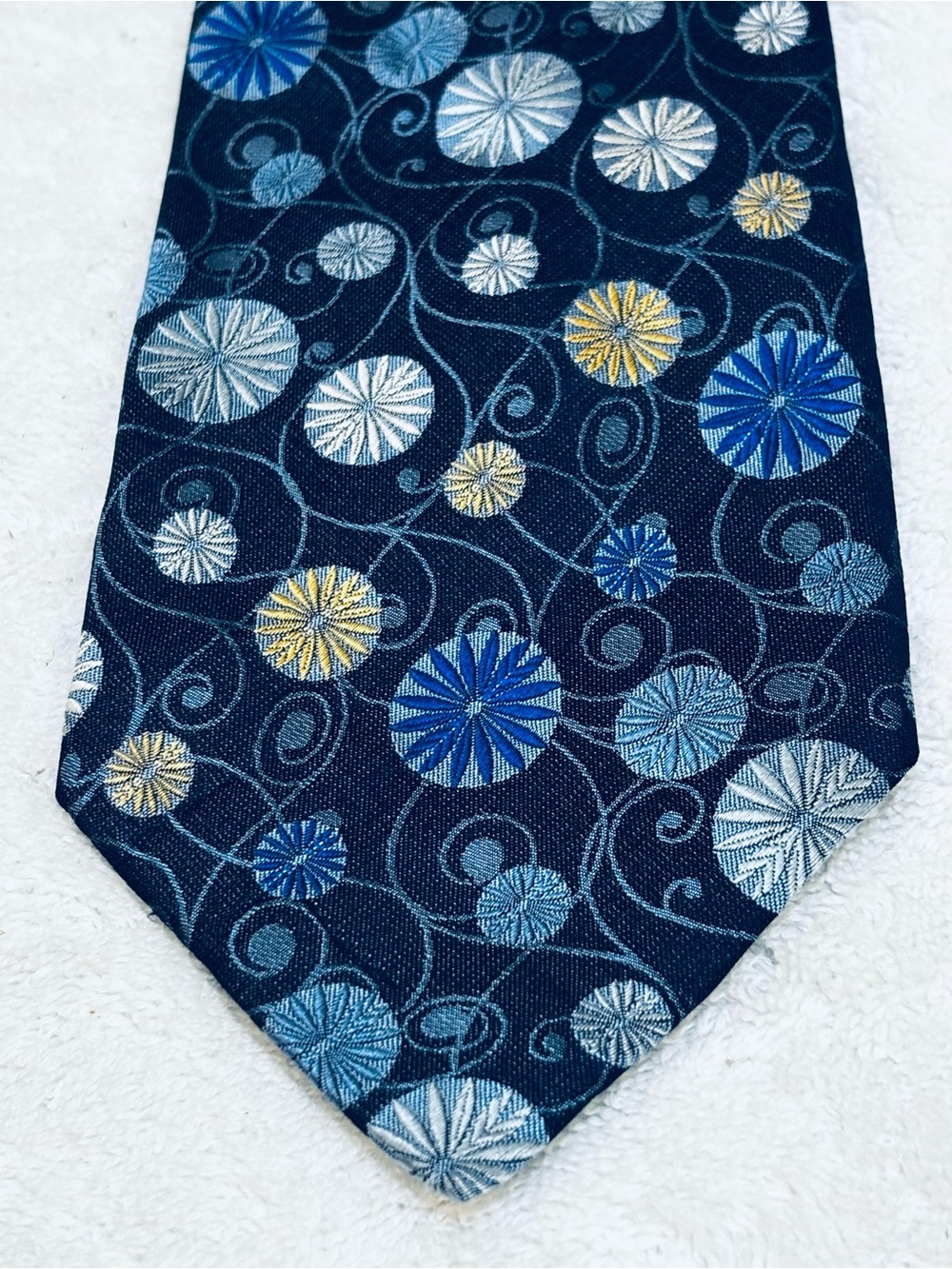 Brand New Stylish Tie By Metropolitan View - Picture 2 of 4